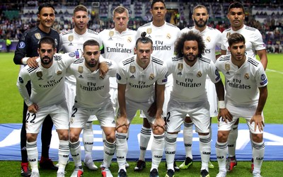 冠军体育-加克波任意球被人墙挡出